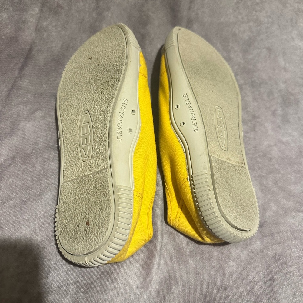 Keen Yellow women’s Sneakers with White Laces - Picture 7 of 7